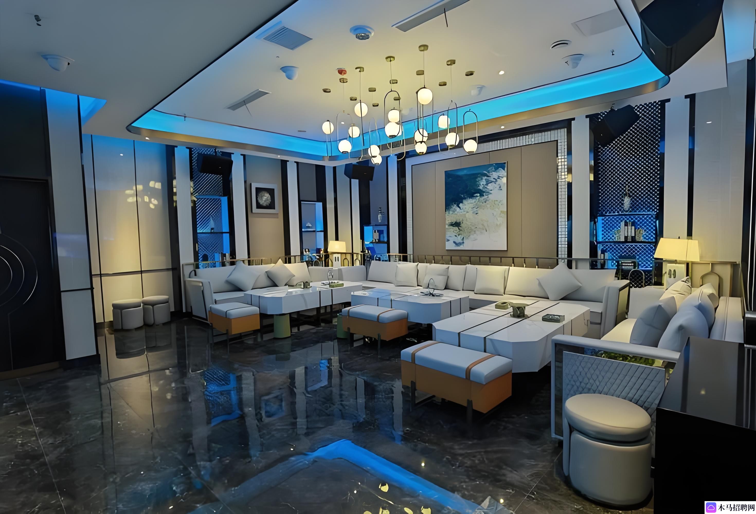 嗨，姐妹们！工体高端俱乐部诚招女性VIP接待专员